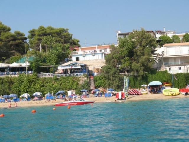 Constantinos Apartments Ласси Экстерьер фото