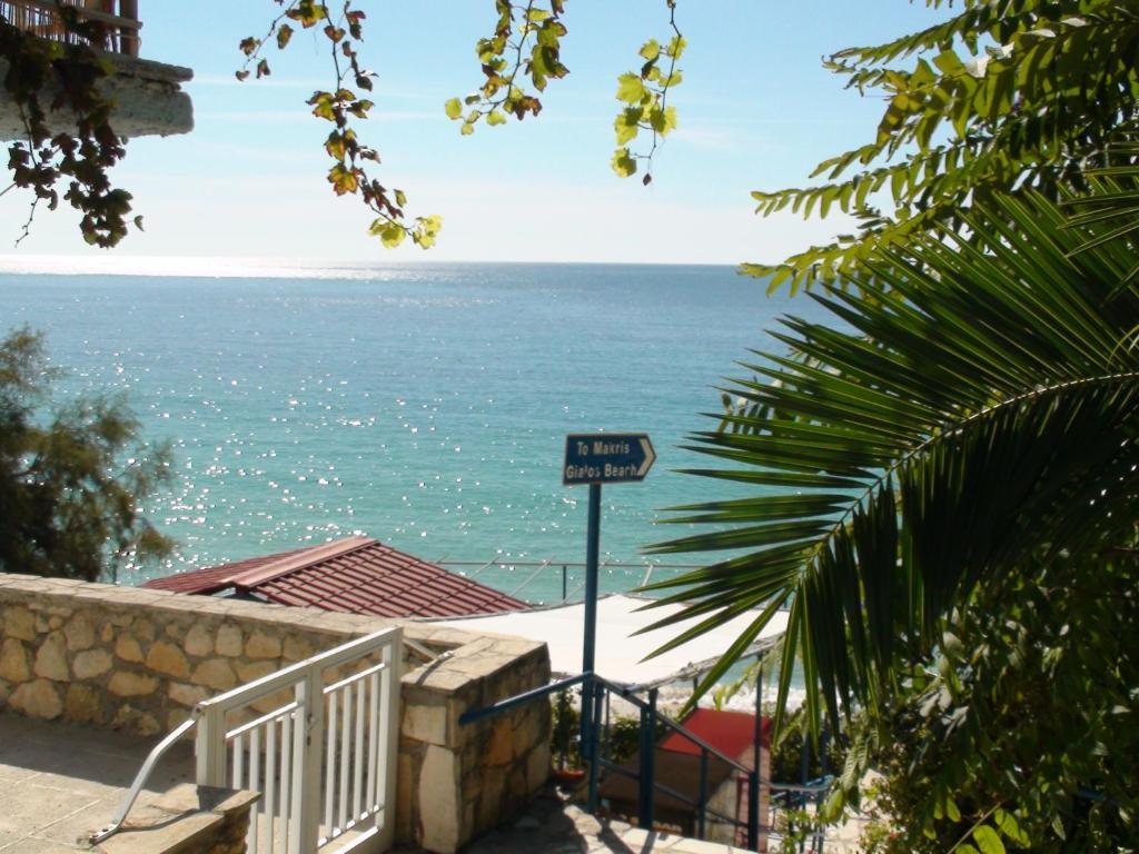 Constantinos Apartments Ласси Экстерьер фото